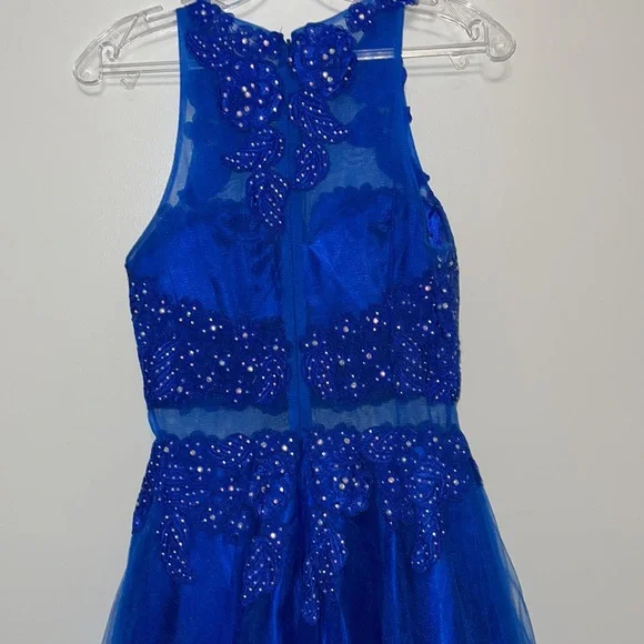 Anny Lee, formal dress - Picture 7 of 13